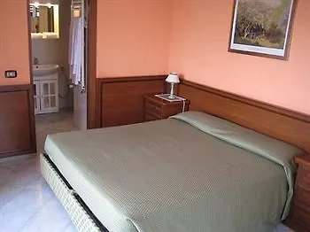 Octavia Отель Рим