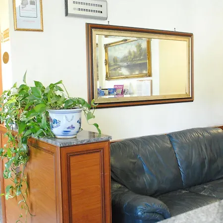 Отель Octavia Рим