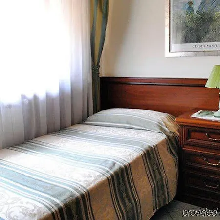 Ξενοδοχείο Octavia 3*